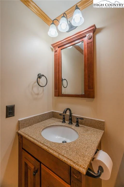 Image number 13 for the current listing