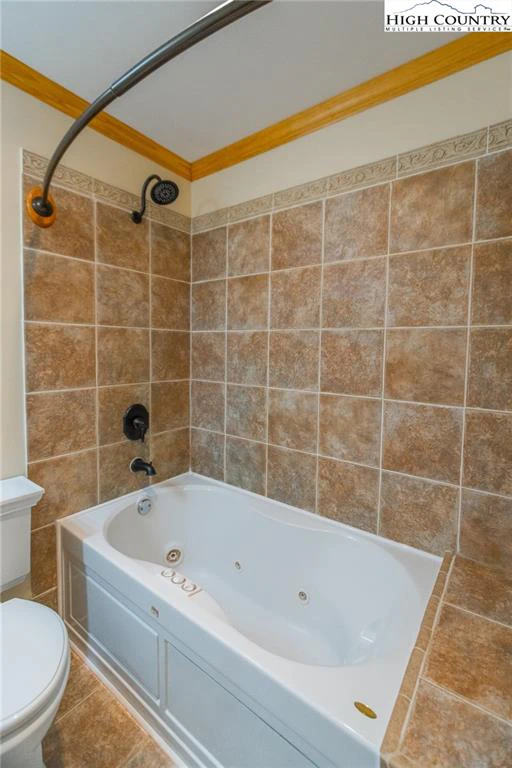 Image number 2 for the current listing