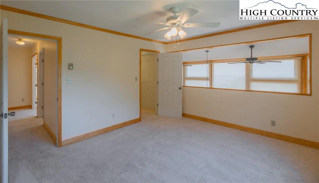 Image number 16 for the current listing