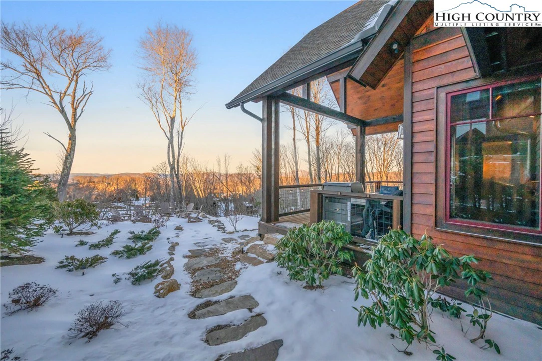 Image number 21 for the current listing