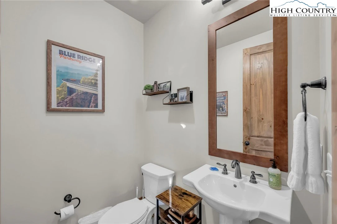 Image number 12 for the current listing