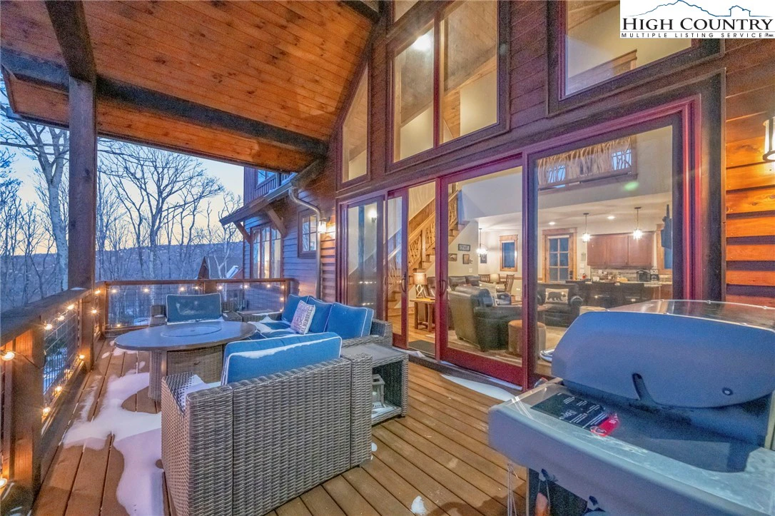Image number 13 for the current listing