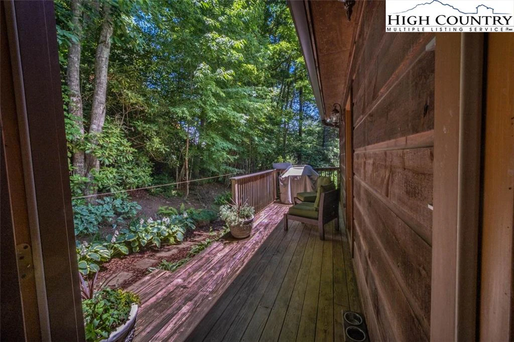 Image number 7 for the current listing