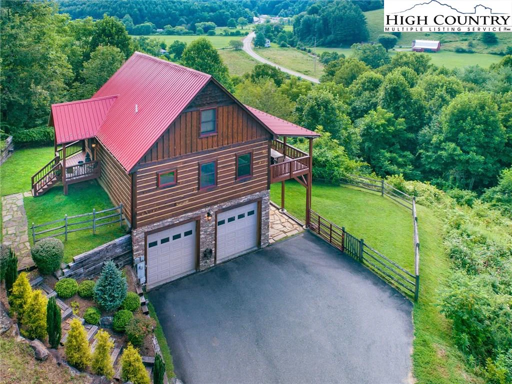 Image number 1 for the current listing