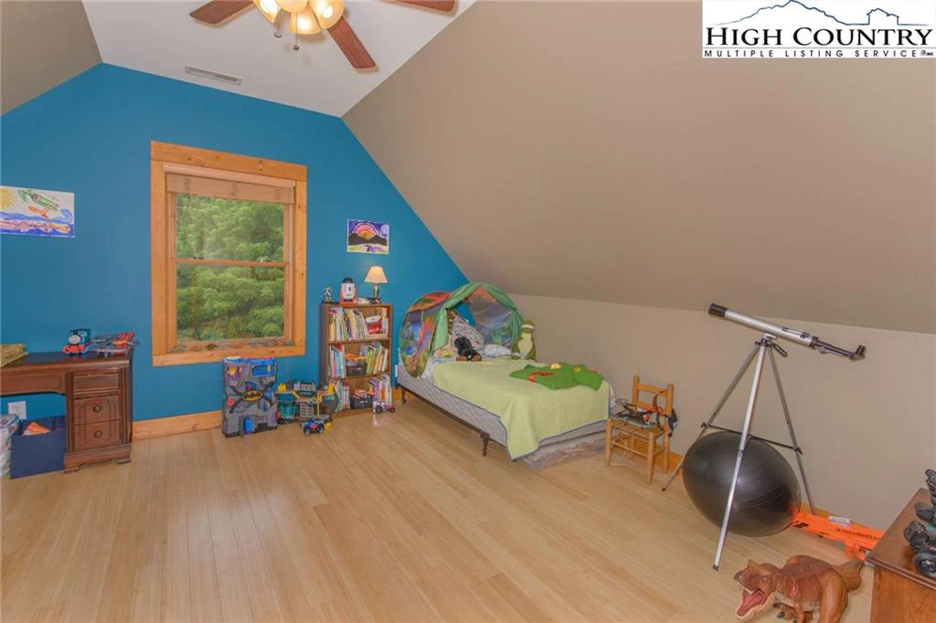 Image number 5 for the current listing