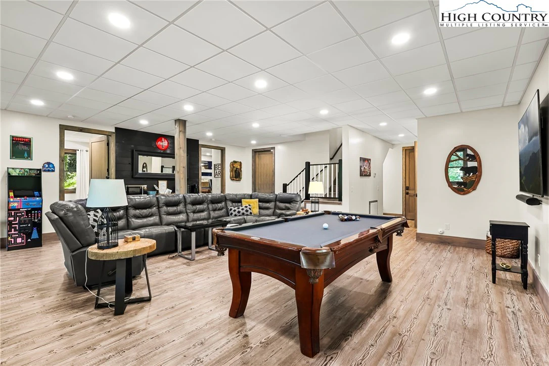 Image number 3 for the current listing
