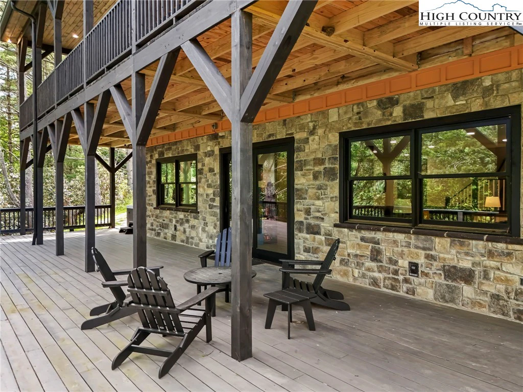 Image number 18 for the current listing