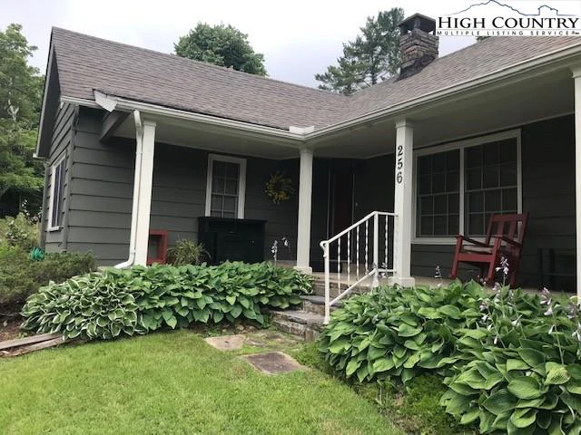 Image number 1 for the current listing