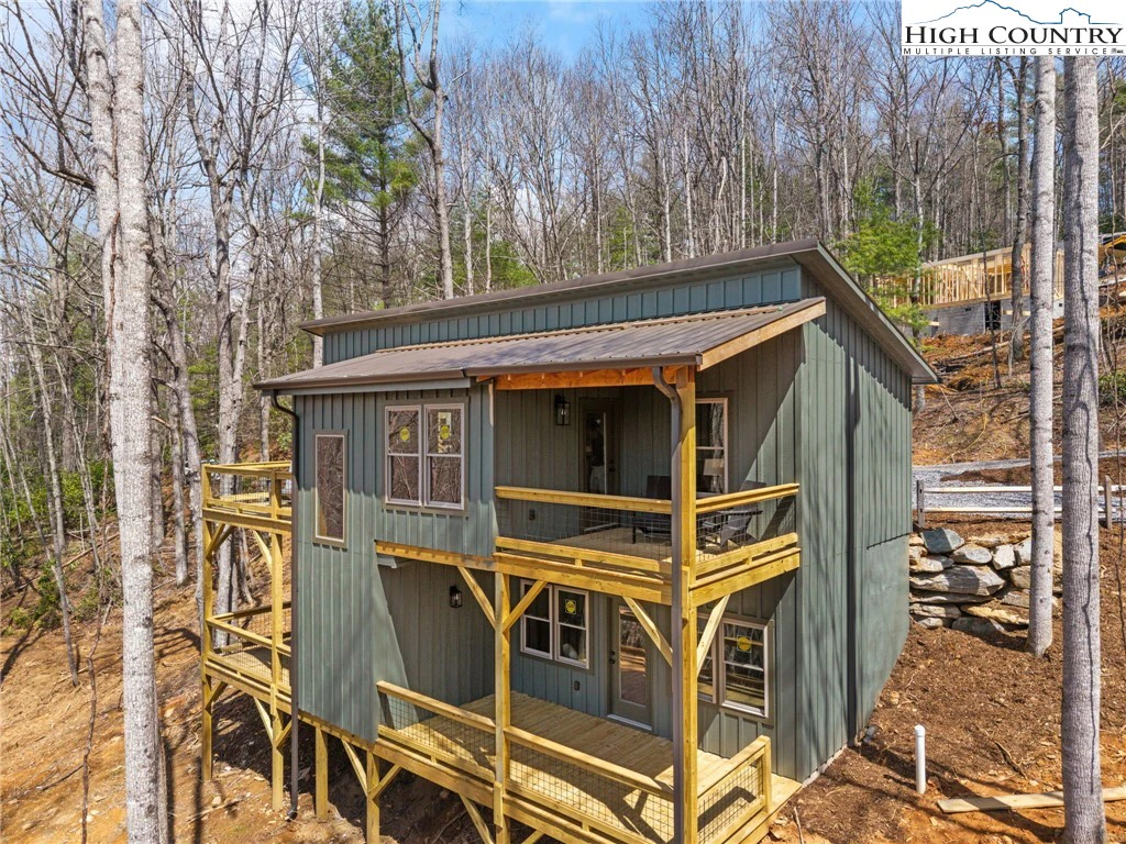 Image number 1 for the current listing