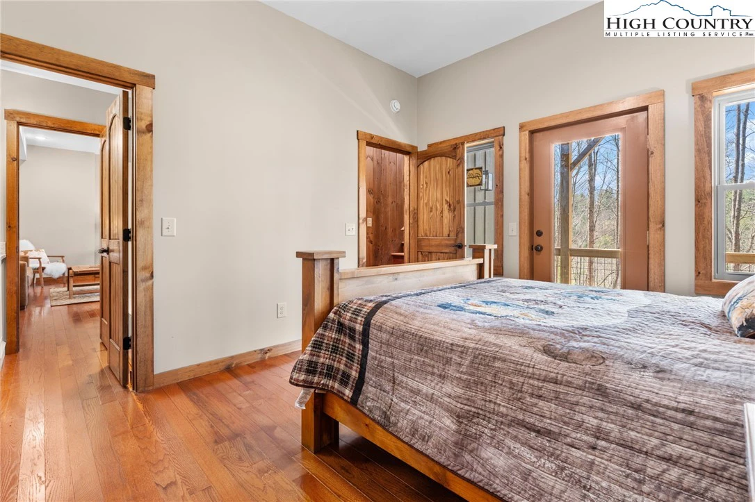 Image number 12 for the current listing