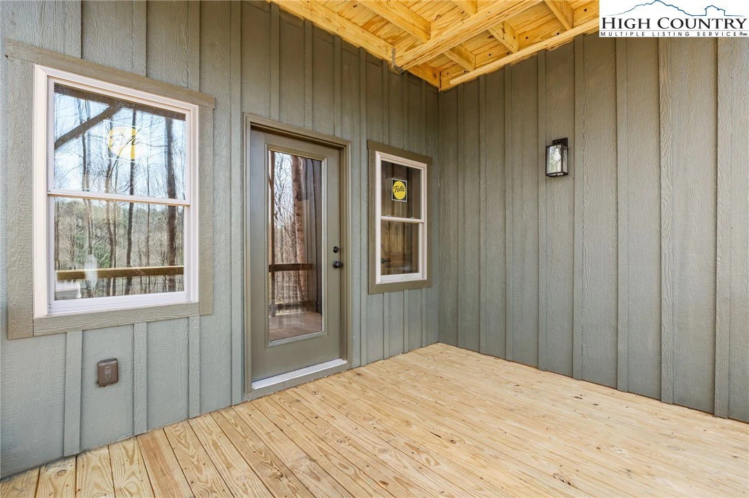 Image number 9 for the current listing