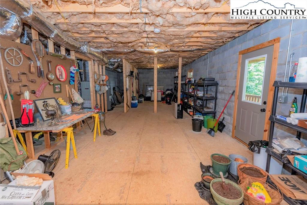 Image number 14 for the current listing