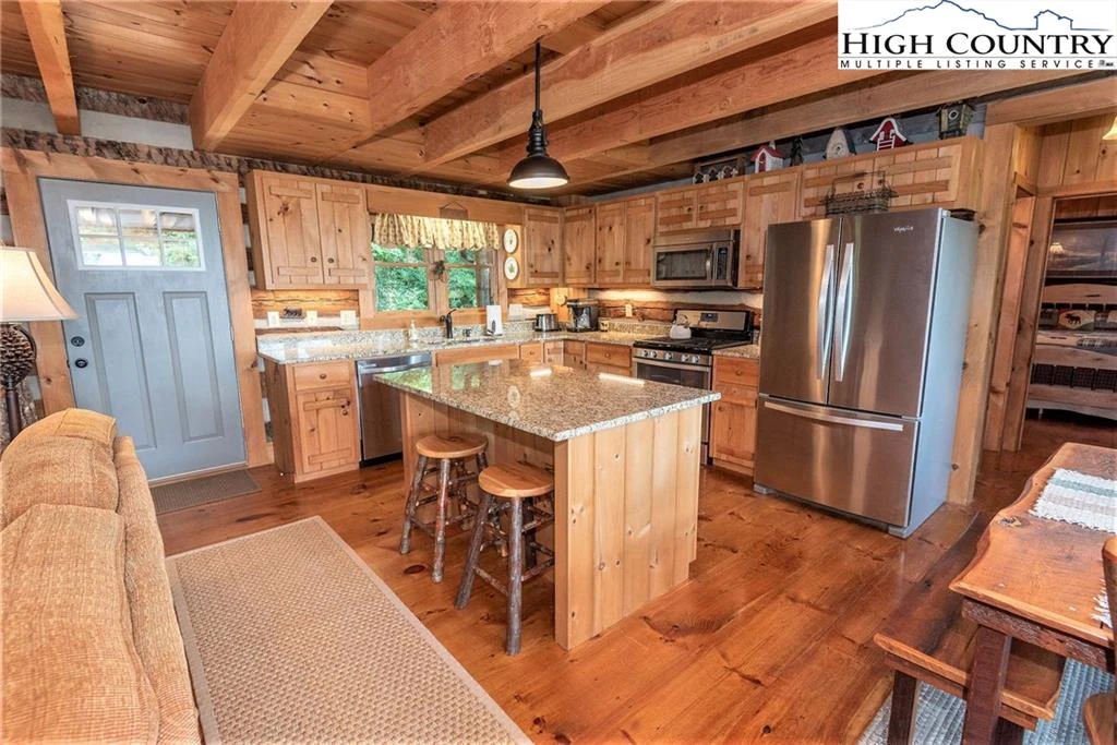 Image number 21 for the current listing