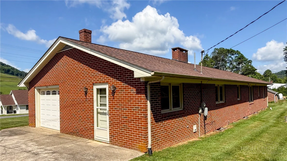Image number 19 for the current listing
