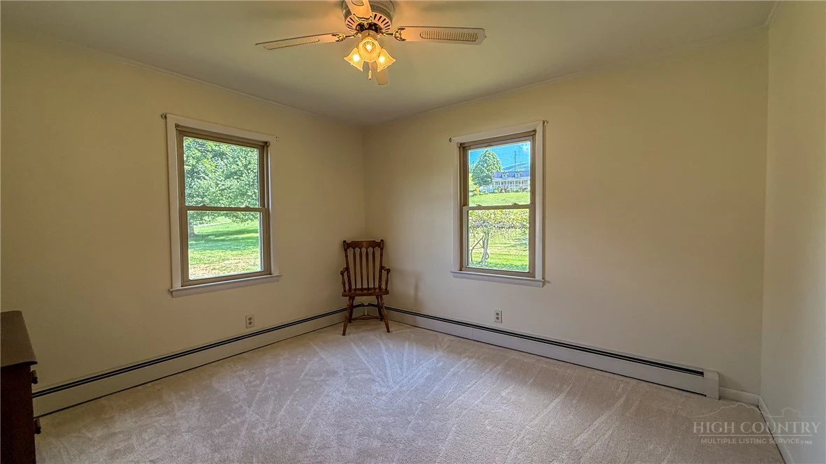 Image number 20 for the current listing