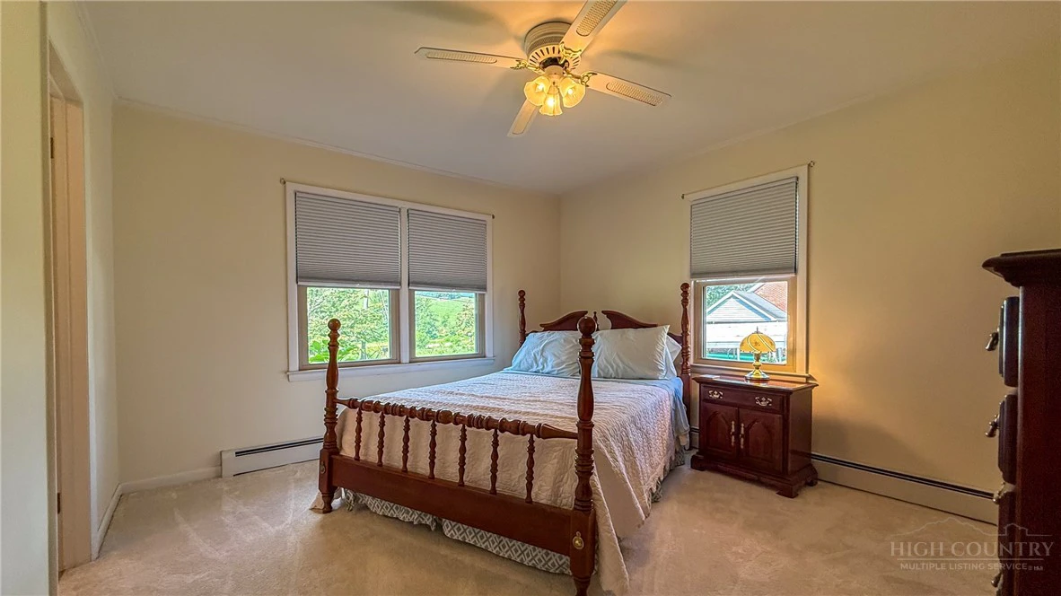Image number 7 for the current listing