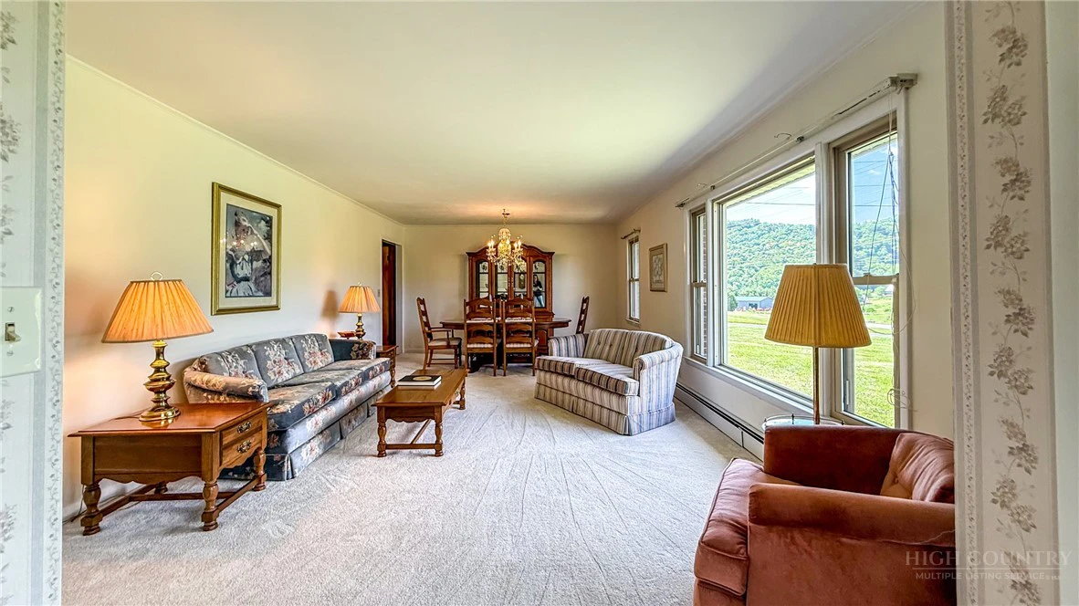 Image number 13 for the current listing