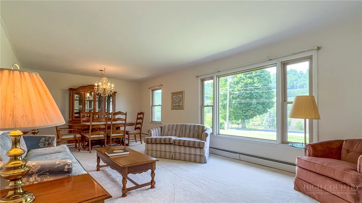 Image number 6 for the current listing