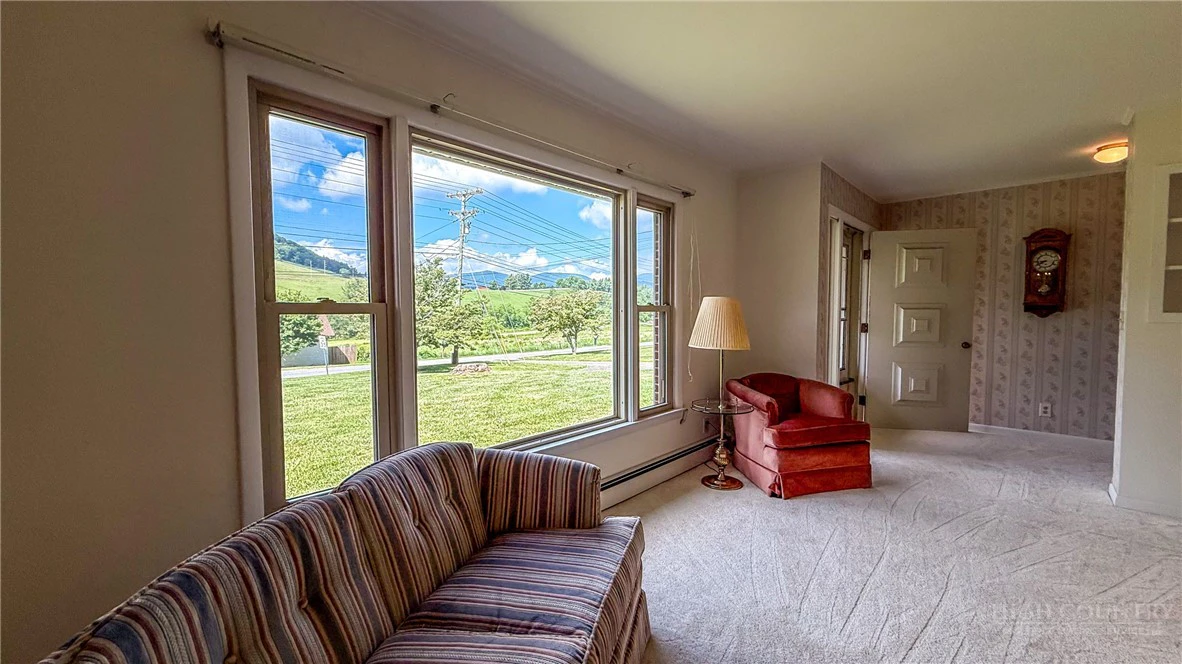 Image number 8 for the current listing