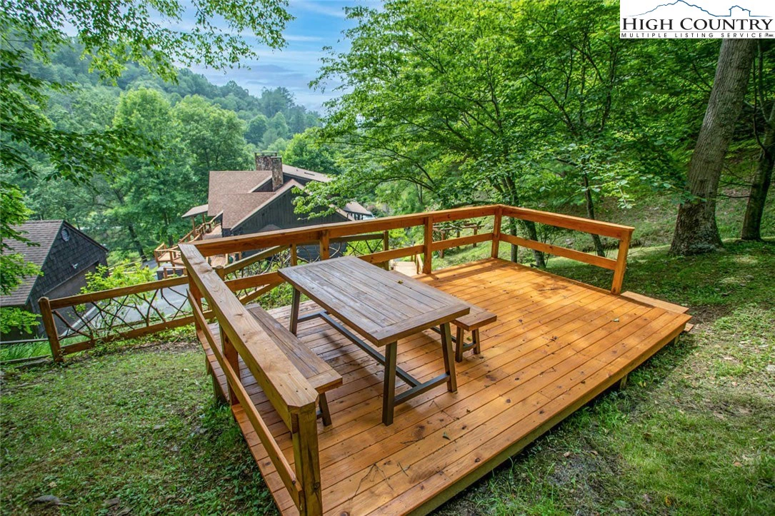 Image number 15 for the current listing