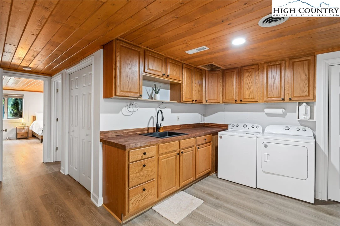 Image number 5 for the current listing