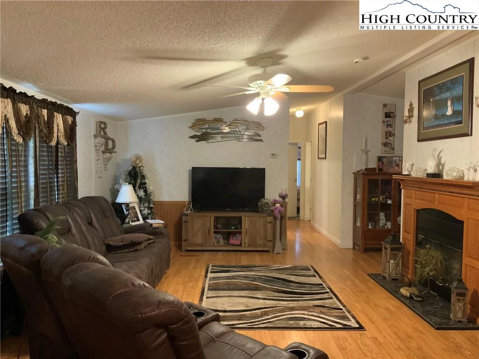 Image number 18 for the current listing
