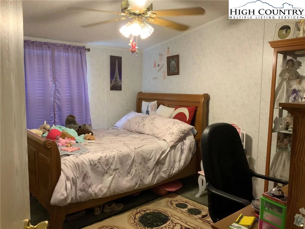 Image number 2 for the current listing