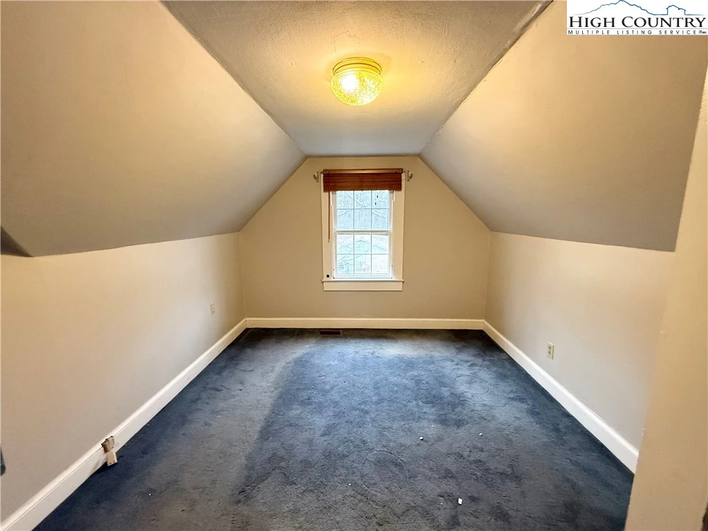 Image number 12 for the current listing