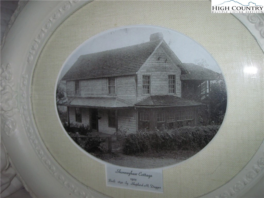 Image number 1 for the current listing