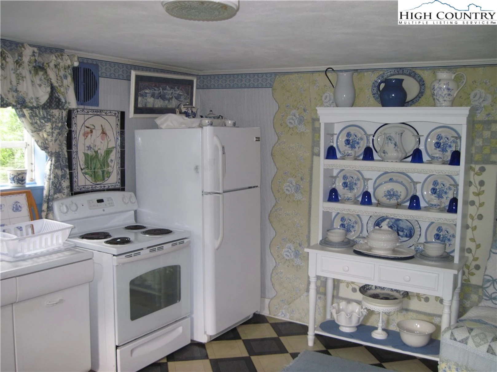 Image number 3 for the current listing