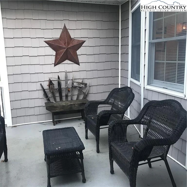 Image number 5 for the current listing