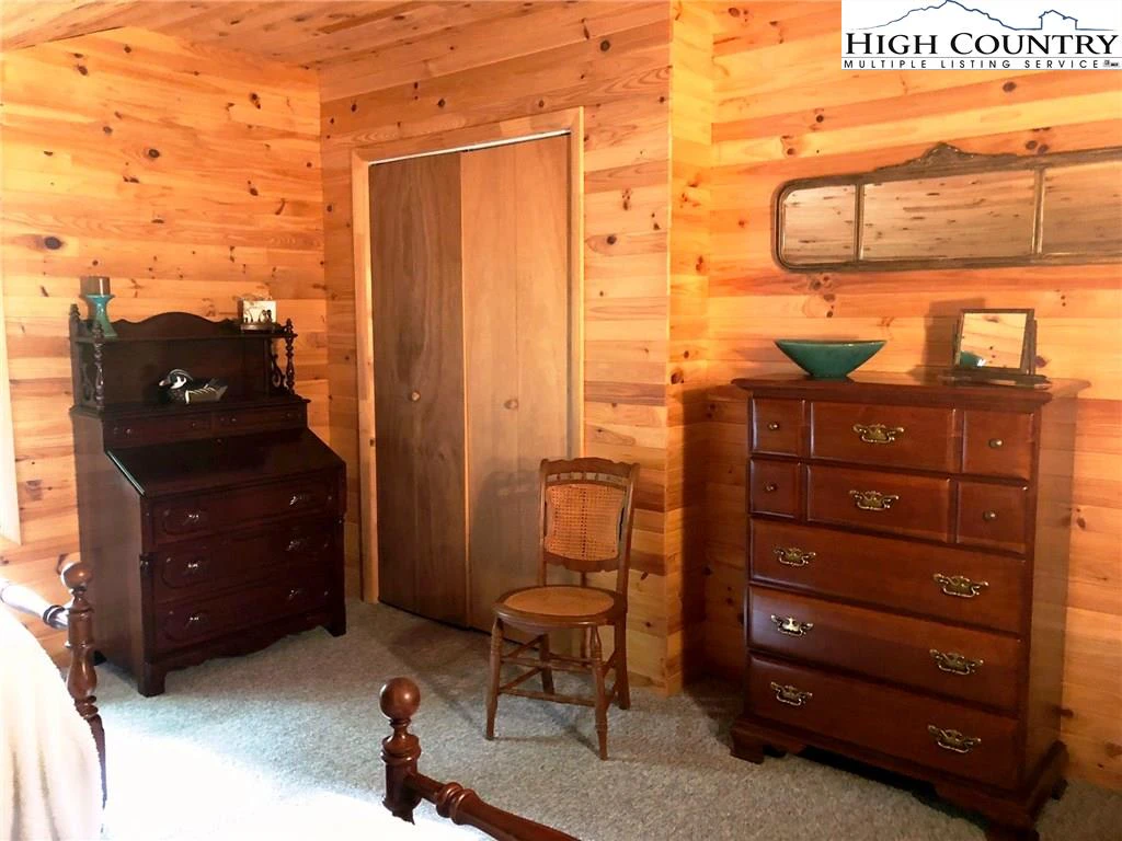 Image number 9 for the current listing