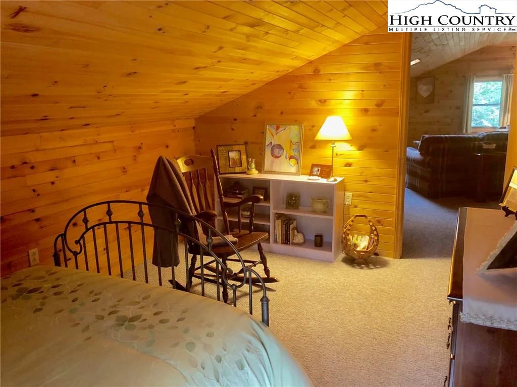 Image number 11 for the current listing
