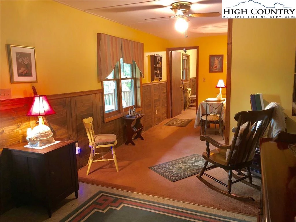 Image number 13 for the current listing