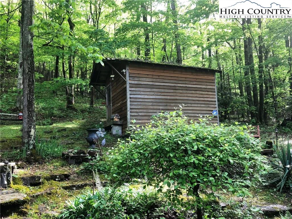 Image number 19 for the current listing