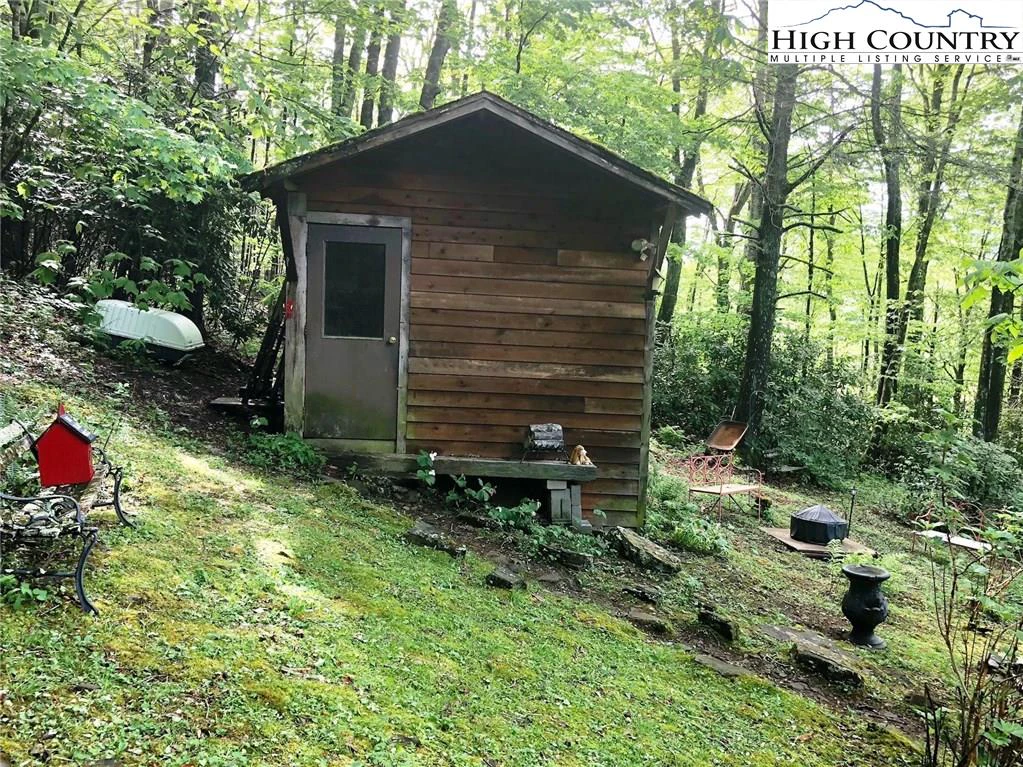 Image number 20 for the current listing