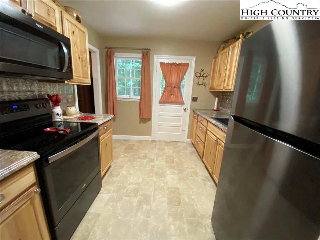 Image number 8 for the current listing