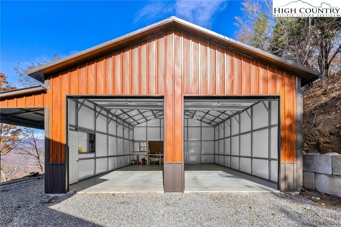 Image number 16 for the current listing