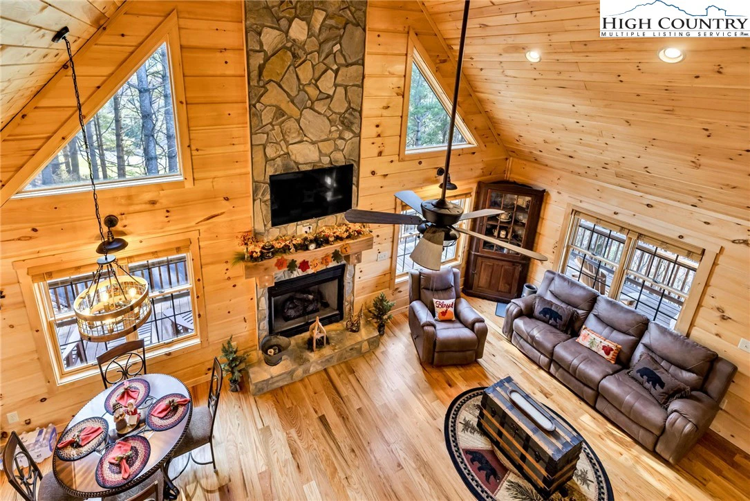 Image number 5 for the current listing