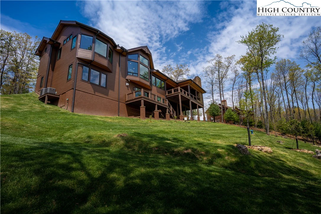 Image number 12 for the current listing