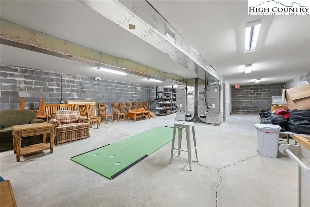 Image number 16 for the current listing