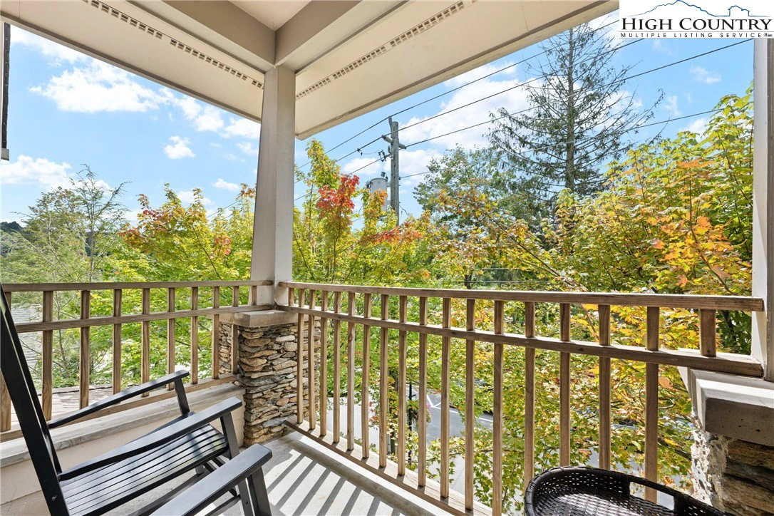 Image number 3 for the current listing