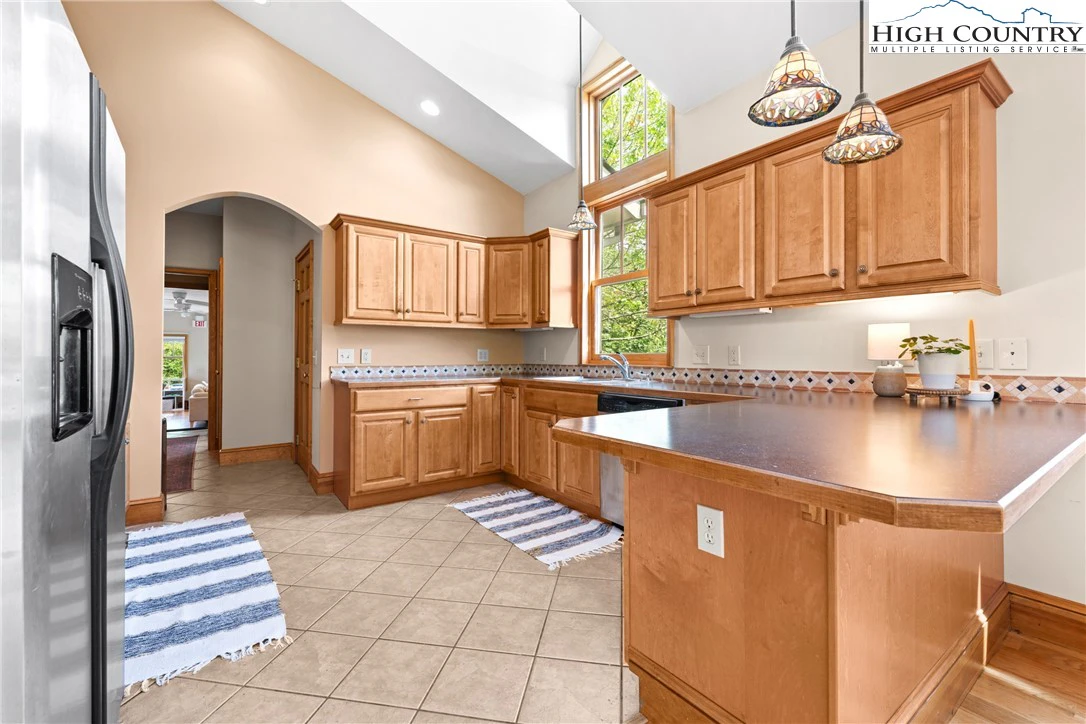 Image number 4 for the current listing