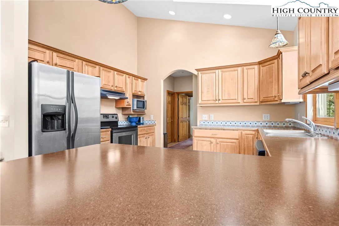 Image number 6 for the current listing