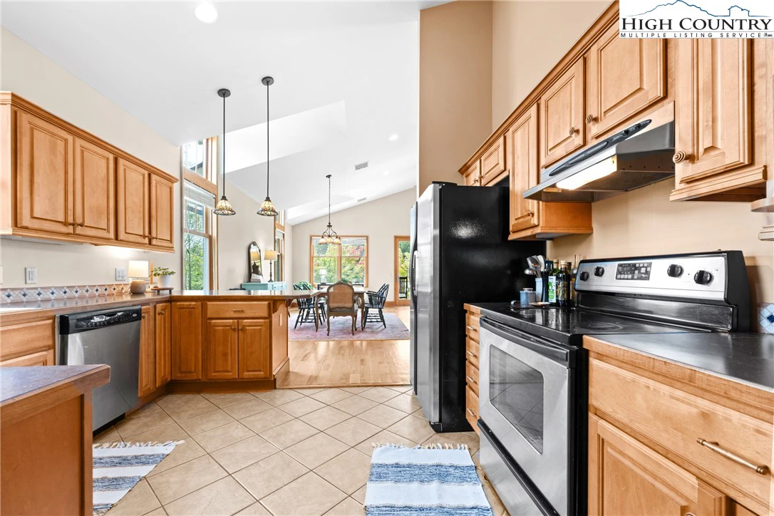 Image number 7 for the current listing