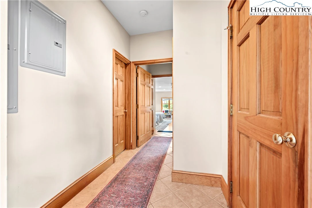 Image number 12 for the current listing