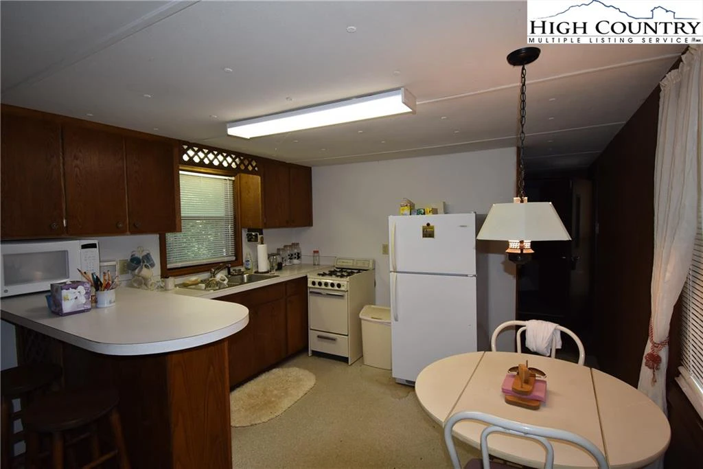 Image number 8 for the current listing