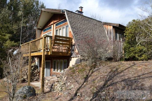 Image number 1 for the current listing