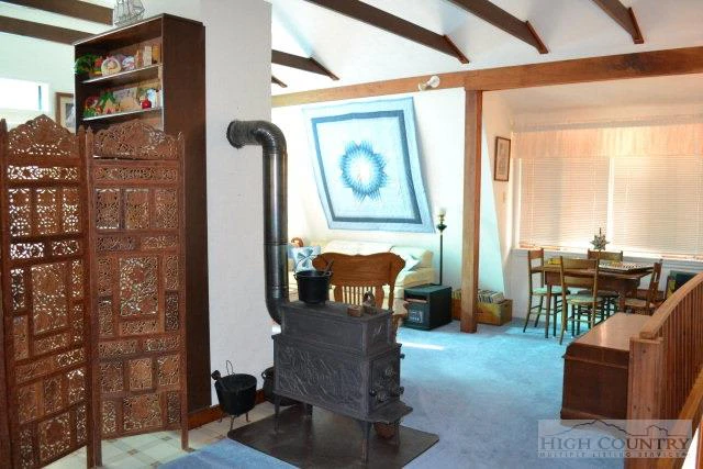 Image number 15 for the current listing