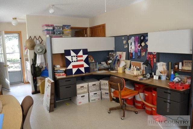 Image number 13 for the current listing